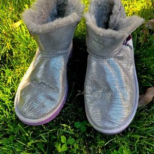 Ugg Girls Boots Short Ankle Silver Star Size 4 Special Edition Sequin Purple